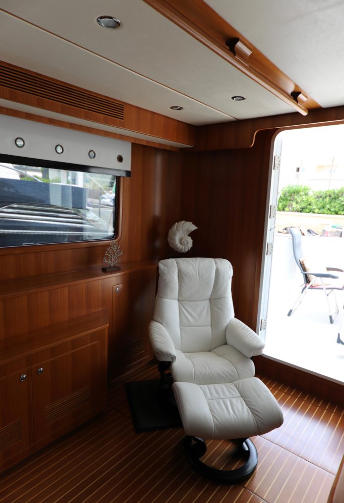 2011 Nordhavn 55 Trawler - The Saloon 9