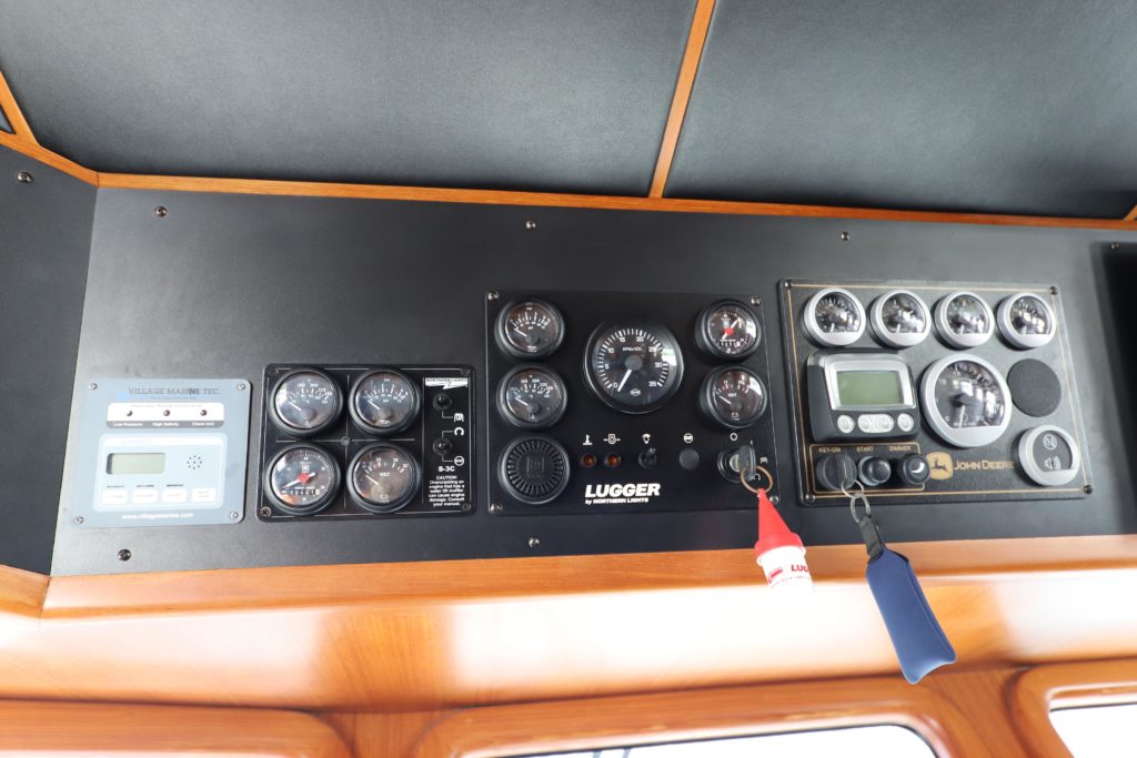 2011 Nordhavn 55 Trawler - The Cockpit Controls 4