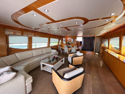 2006 Hatteras 80 Motor Yacht Sky Lounge DESTINY IV - The Saloon The Living Room