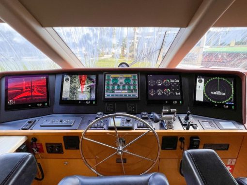 2006 Hatteras 80 Motor Yacht Sky Lounge DESTINY IV - The Helm The Cockpit