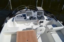 2023 Beneteau Swift Trawler 41 Fly - The Cockpit Controls