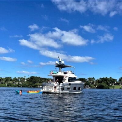 2012 Azimut Magellano 50 - The Starboard Side The Stern