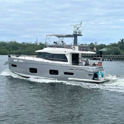 2012 Azimut Magellano 50 - The Port Side 2