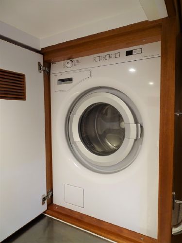 2017 Nordhavn 60 - Washing Machine