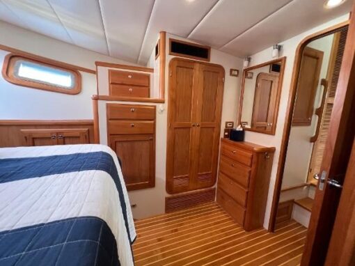 Kadey-Krogen 55 Expedition – LEVITTATE - The Cabin - The Bedroom - Single Bed 7