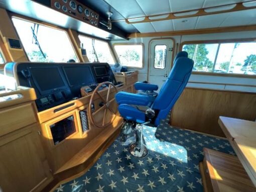 Kadey-Krogen 55 Expedition – LEVITTATE - The Cockpit - The Bridge - The Helm - Yacht Controls 2