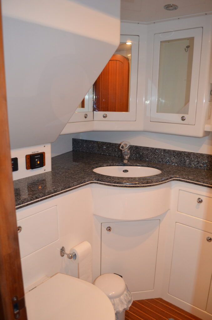 Nordhavn 47 - Nordic Star - Primary Head Vanity