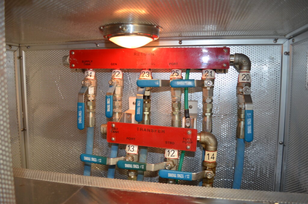 Nordhavn 47 - Nordic Star - Fuel Manifold