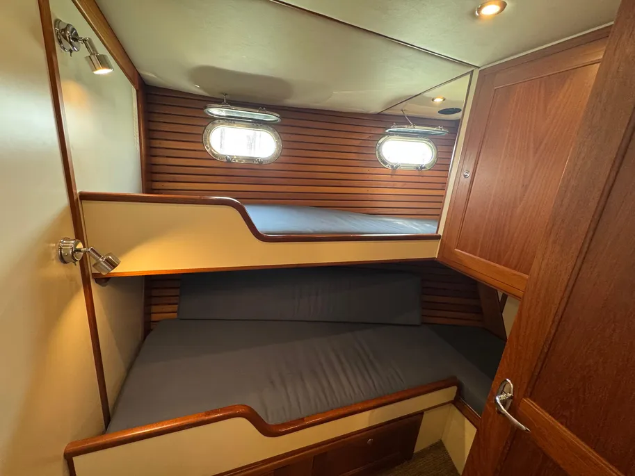 2002 Nordhavn N40 - New World