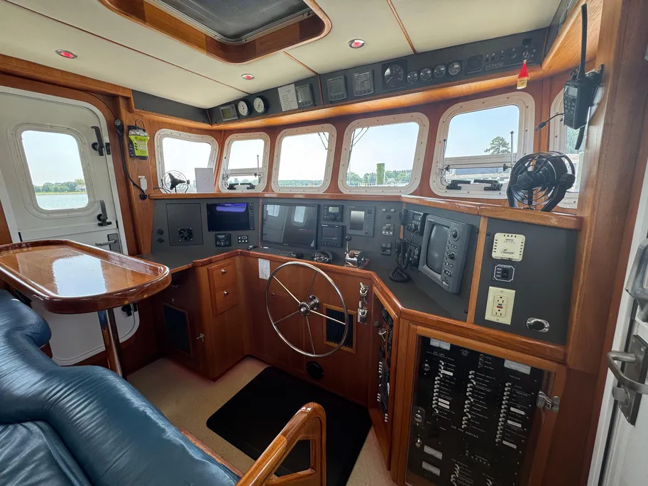 2002 Nordhavn N40 - New World