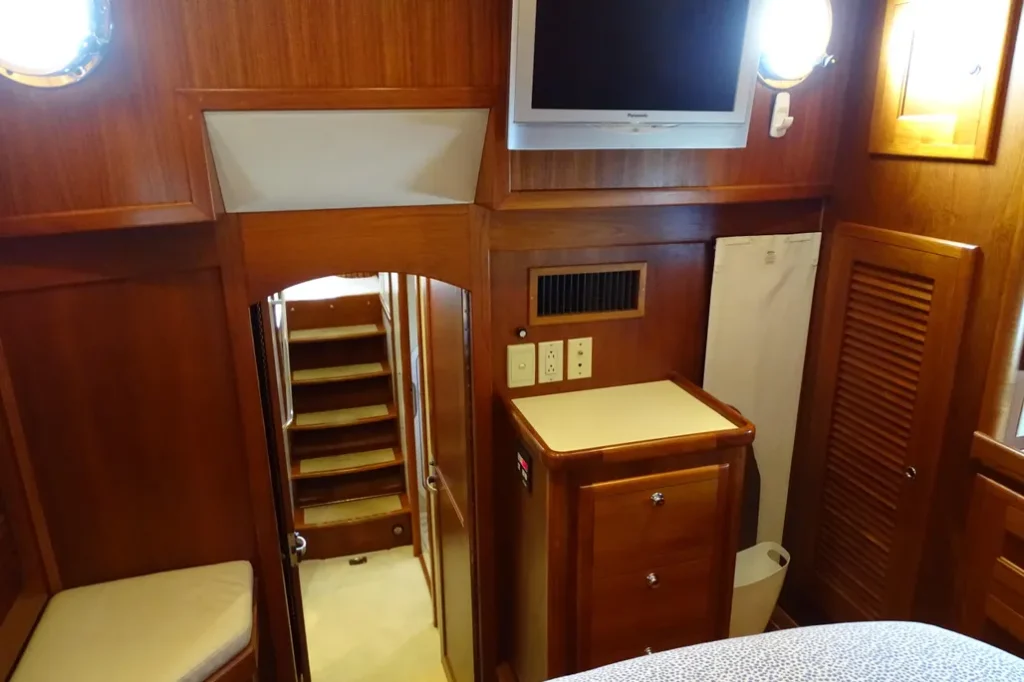 2002 Nordhavn 40 - INTREPID