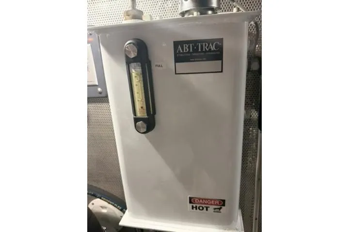 2001 Nordhavn 40 - Wayward Snug - ABT-TRAC hydraulic stabilizer reservoir with sight gauge